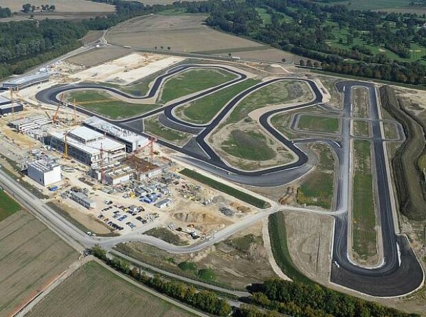 Titel-Bild zur News: Kompetenz-Zentrum Audi Motorsport in Neuburg