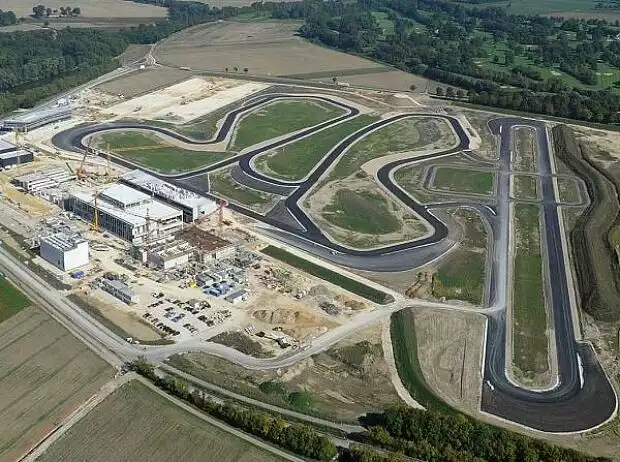 Kompetenz-Zentrum Audi Motorsport in Neuburg Titel-Bild zur News: Kompetenz-Zentrum Audi Motorsport in Neuburg