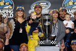 Matt Crafton und Familie feiern den Truck-Titel 2013