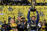 Der Moment des Triumphs: Jimmie Johnson ist Champion