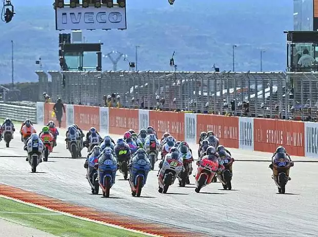 Moto3 Start Titel-Bild zur News: Moto3 Start