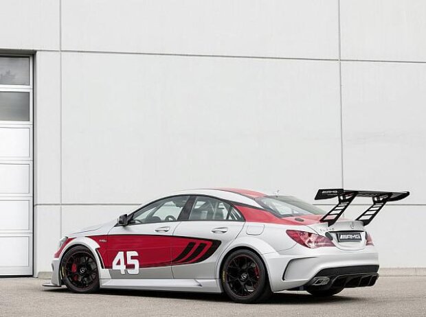 Mercedes-Benz CLA 45 AMG Racing Series 