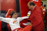 Fernando Alonso (Ferrari) und Santander-Chef Emilio Botin