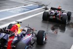 Mark Webber (Red Bull) und Sebastian Vettel (Red Bull) warten auf Grün