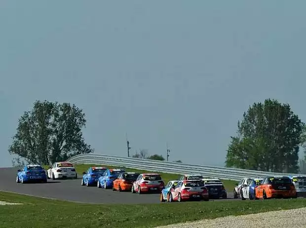 Start am Slovakiaring 2012 Titel-Bild zur News: Start am Slovakiaring 2012