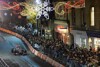 Bild zum Inhalt: Button rast durch die weihnachtlichen Straßen der Heimat