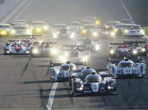 Start zum WEC-Saisonfinale 2013 in Bahrain Start zum WEC-Saisonfinale 2013 in Bahrain