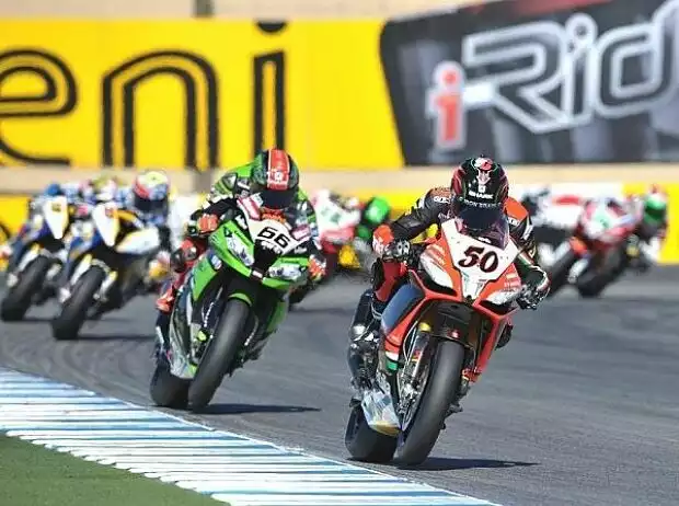 Sylvain Guintoli, Tom Sykes Titel-Bild zur News: Sylvain Guintoli, Tom Sykes
