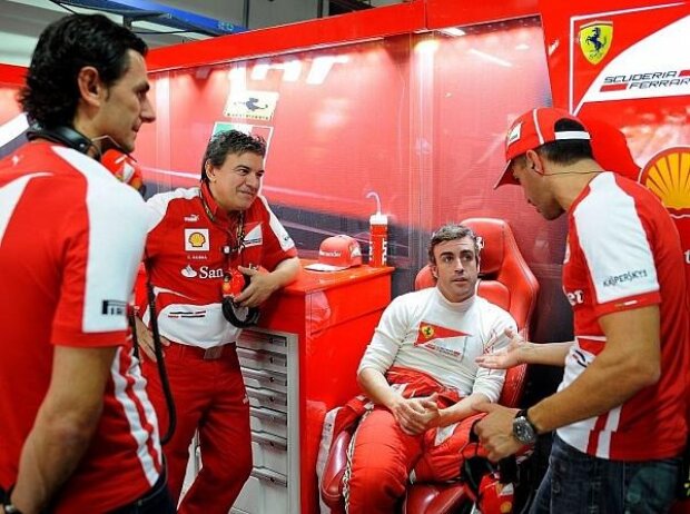 Titel-Bild zur News: Fernando Alonso, Pedro de la Rosa, Marc Gene