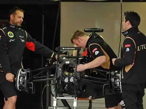 Lotus-Mechaniker Titel-Bild zur News: Lotus-Mechaniker