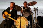 John Cougar Mellencamp auf der NASCAR-Bühne