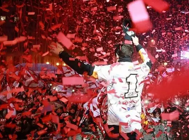Marc Marquez, Cervera, WM-Party, Empfang Titel-Bild zur News: Marc Marquez, Cervera, WM-Party, Empfang
