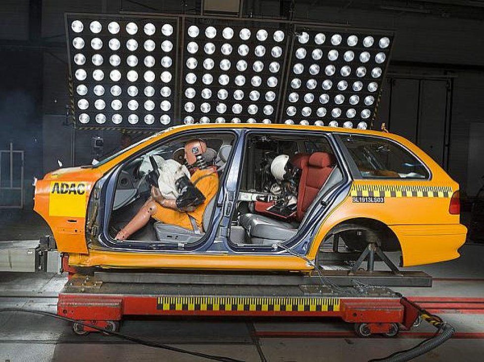 Crashtest - Ladungssicherung bei Wintergepäck