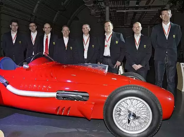 Ferrari-Ingenieure in Maranello Titel-Bild zur News: Ferrari-Ingenieure in Maranello