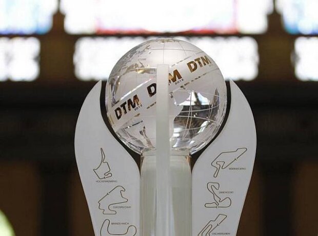 Titel-Bild zur News: DTM-Pokal