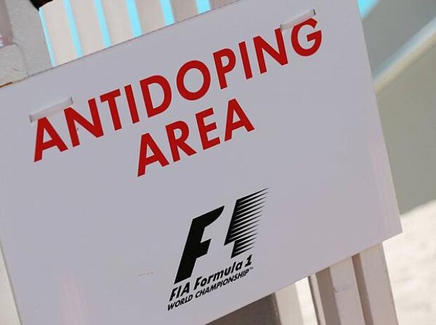 Titel-Bild zur News: Doping-Kontrolle im Fahrerlager