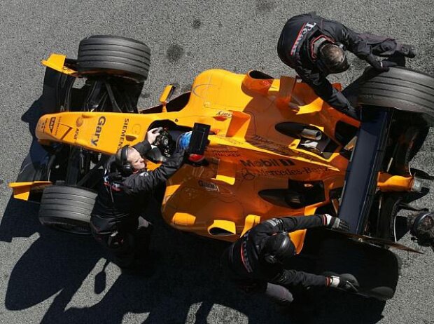Titel-Bild zur News: Gary Paffett im orangen McLaren