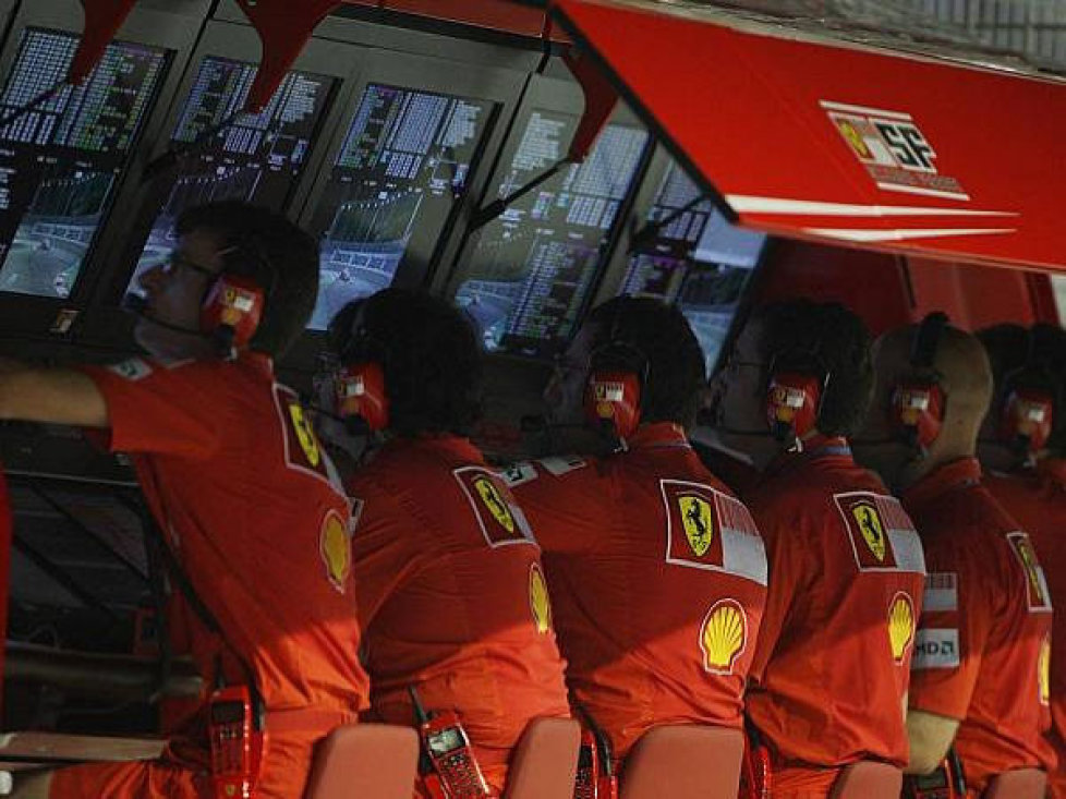 Kommandostand bei Ferrari