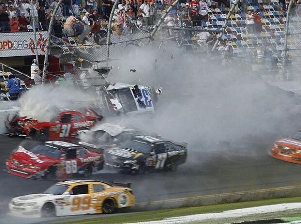 Kyle Larson Crash Kyle Larson Crash