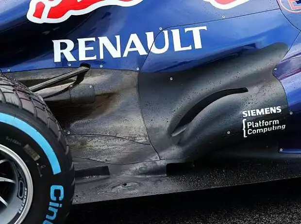 Red Bull, Auspuff Titel-Bild zur News: Red Bull, Auspuff