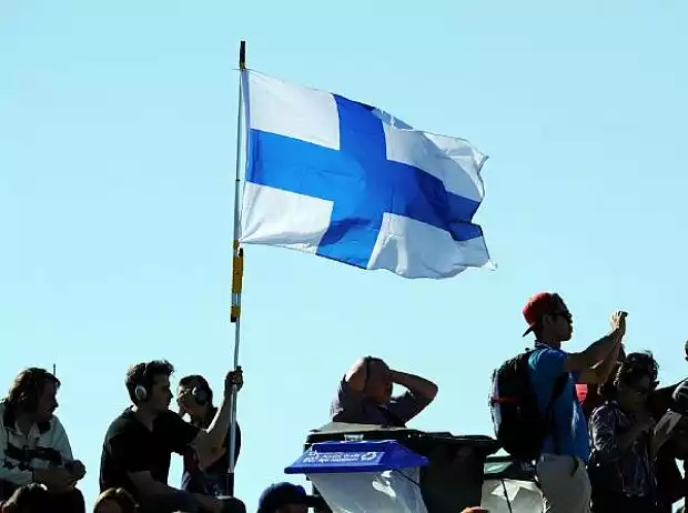 Fans mit finnischer Flagge Titel-Bild zur News: Fans mit finnischer Flagge