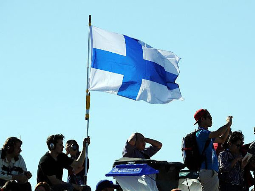 Fans mit finnischer Flagge