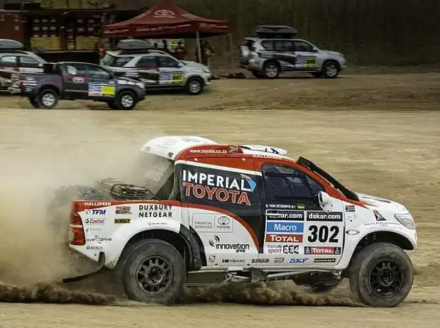 Giniel de Villiers und Dirk von Zitzewitz bei der Rallye Dakar 2014 Titel-Bild zur News: Giniel de Villiers und Dirk von Zitzewitz bei der Rallye Dakar 2014