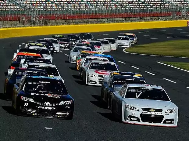 Denny Hamlin, Kevin Harvick Titel-Bild zur News: Denny Hamlin, Kevin Harvick