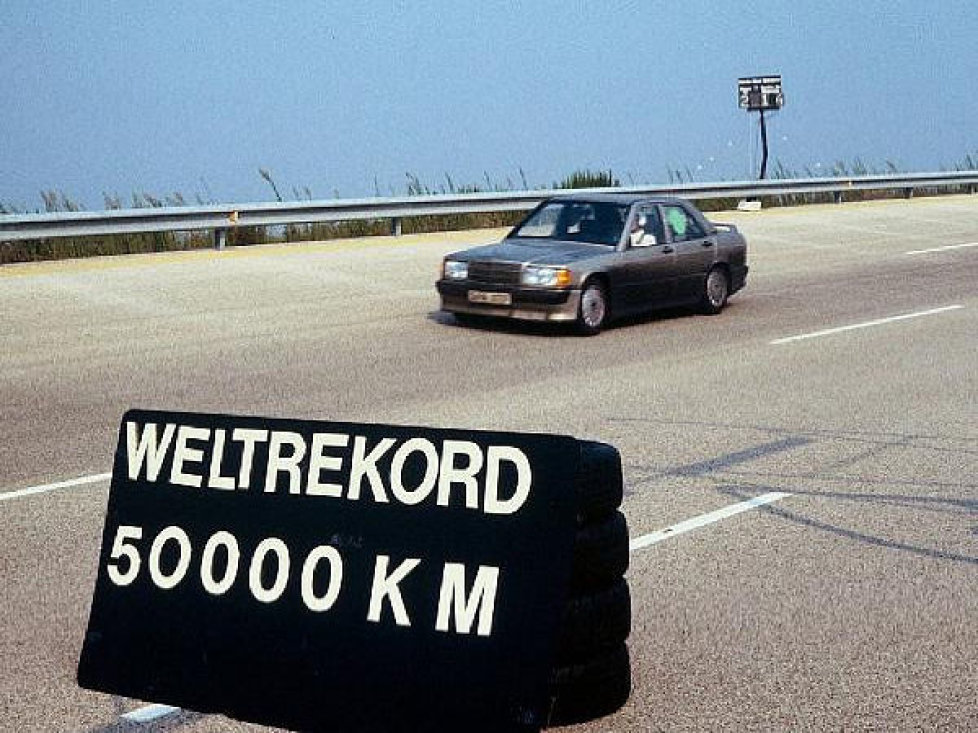 Mercedes-Benz 190 E 2,5: Weltrekordversuch über 50 000 Kilometer