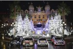 Die vier WRC-Boliden vor dem Casino von Monte Carlo