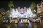Die vier WRC-Boliden vor dem Casino von Monte Carlo