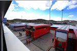 Ferrari-Trucks im Paddock