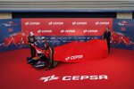 Jean-Eric Vergne und Daniil Kwjat enthüllen den Toro-Rosso-Renault STR9