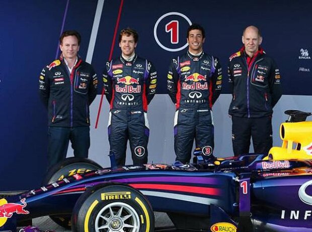 Christian Horner, Sebastian Vettel, Daniel Ricciardo, Adrian Newey