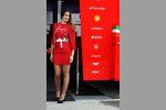 Santander-Girl bei Ferrari