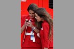 Santander-Girls bei Ferrari
