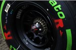 Pirelli-Reifen und Radmutter