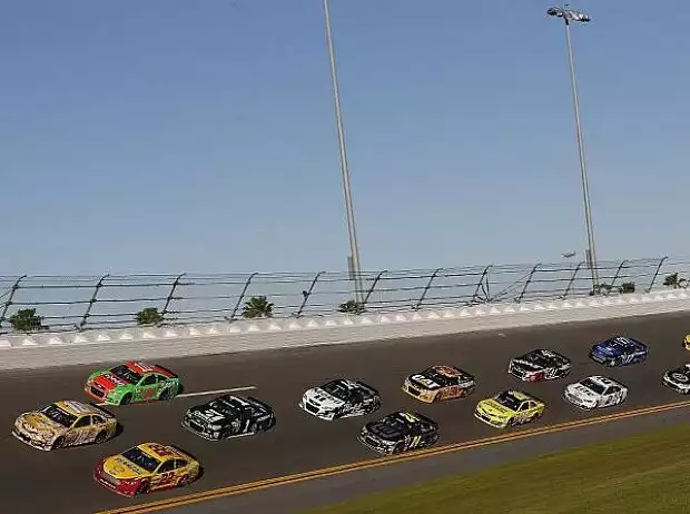 Kyle Busch, Joey Logano, Danica Patrick Titel-Bild zur News: Kyle Busch, Joey Logano, Danica Patrick