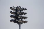 Flutlicht-Masten für den Nacht-Grand-Prix im April