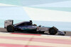 Bild zum Inhalt: Hamilton dominiert dritten Testtag in Bahrain