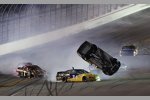 Clint Bowyer (Waltrip) in der Luft