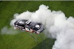 Kyle Busch donuttiert