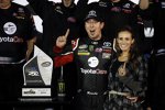 Kyle Busch mit Ehefrau Samantha in der Victory Lane