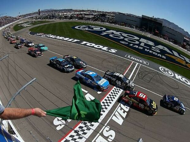 Clint Bowyer, Brad Keselowski