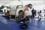 Jari-Matti Latvala (Volkswagen) beim Service