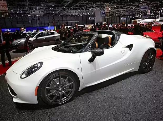 Alfa Romeo 4C Spider Titel-Bild zur News: Alfa Romeo 4C Spider