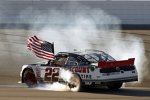 Brad Keselowski (Penske) feiert seinen Nationwide-Sieg