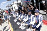 Autogrammstunde mit Dominik Farnbacher, Marc Goossens und Ryan Hunter-Reay