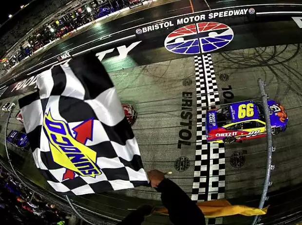 Titel-Bild zur News: Carl Edwards