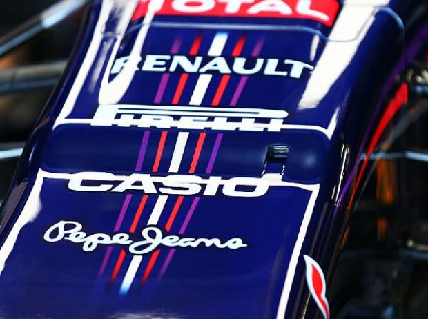 Red-Bull-Nase mit Kamera Red-Bull-Nase mit Kamera